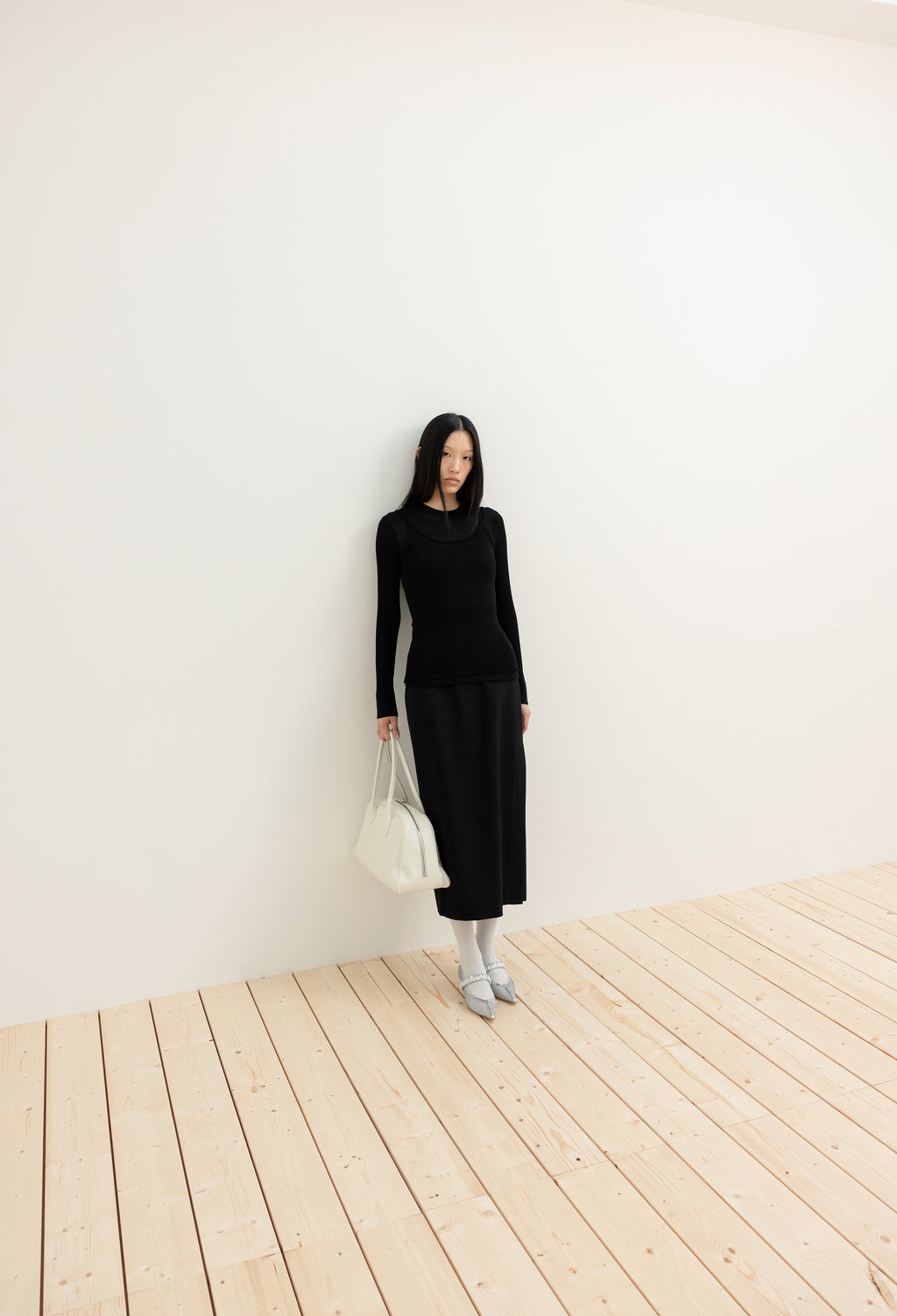 슬릿 미디 스커트 블랙