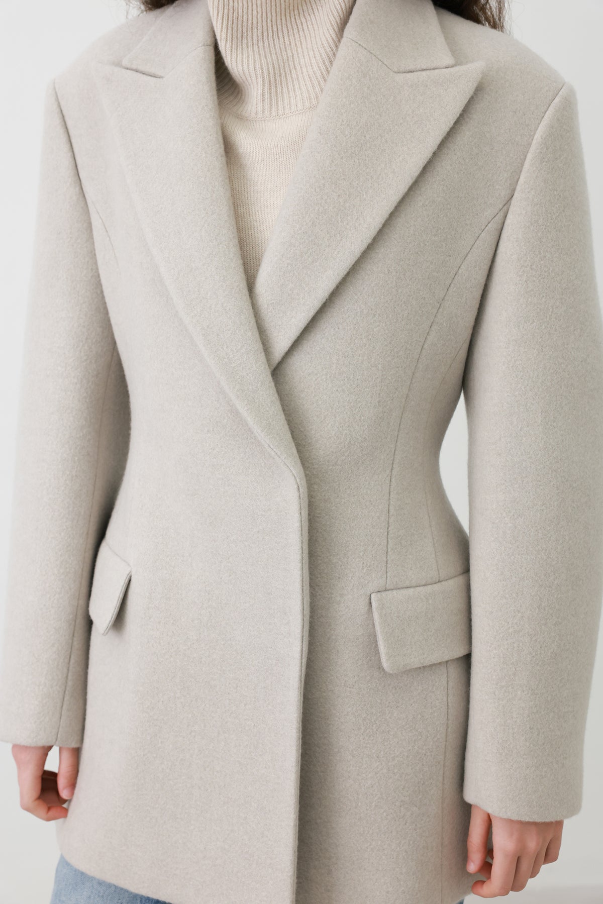 Hourglass Silhouette Coat Ecru