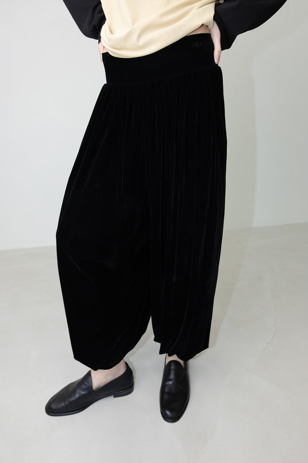 Velvet Parachute Pants Black