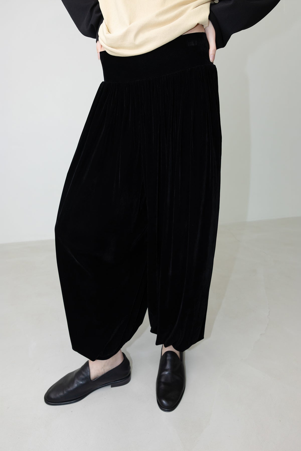 Velvet Parachute Pants Black