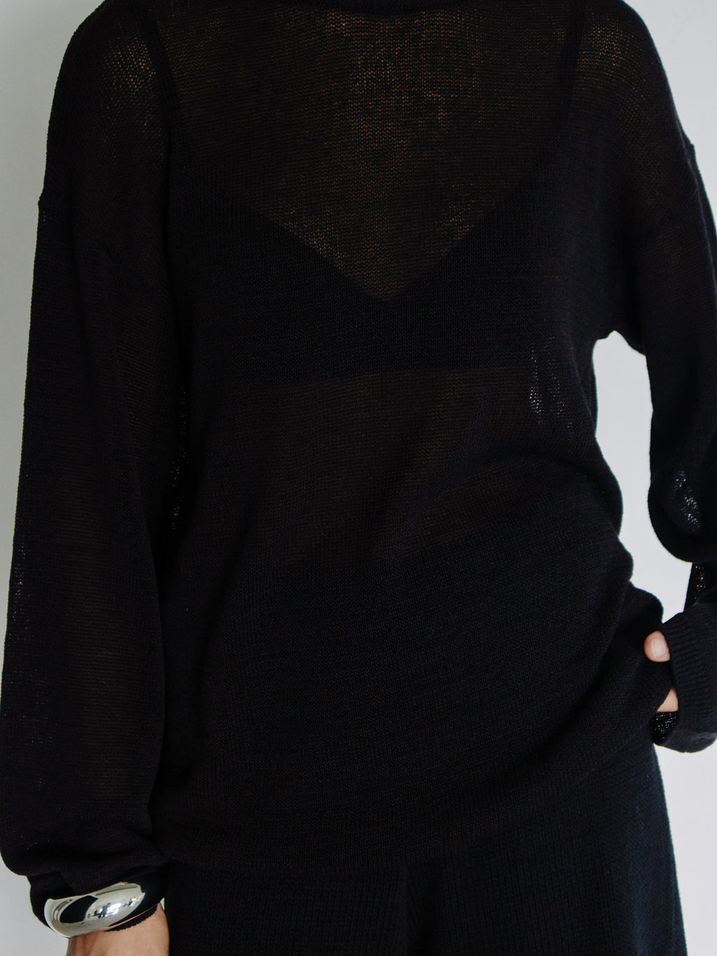 Sheer Round Pullover Black