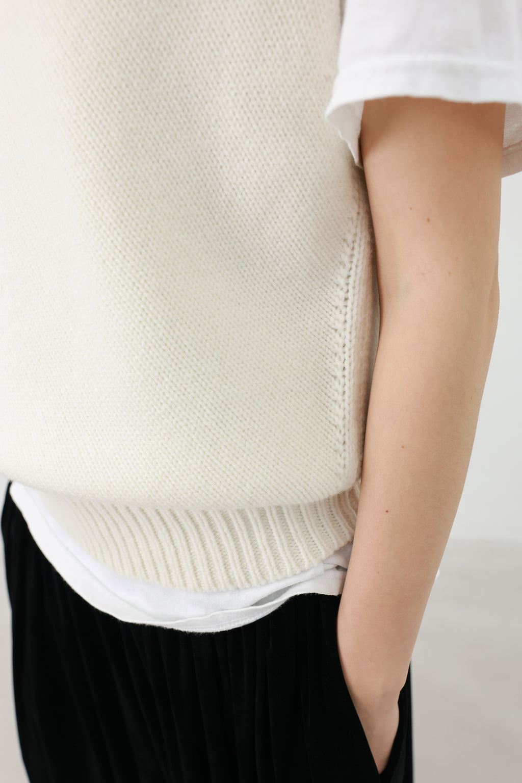 Merino Wool 100 Vest Ivory