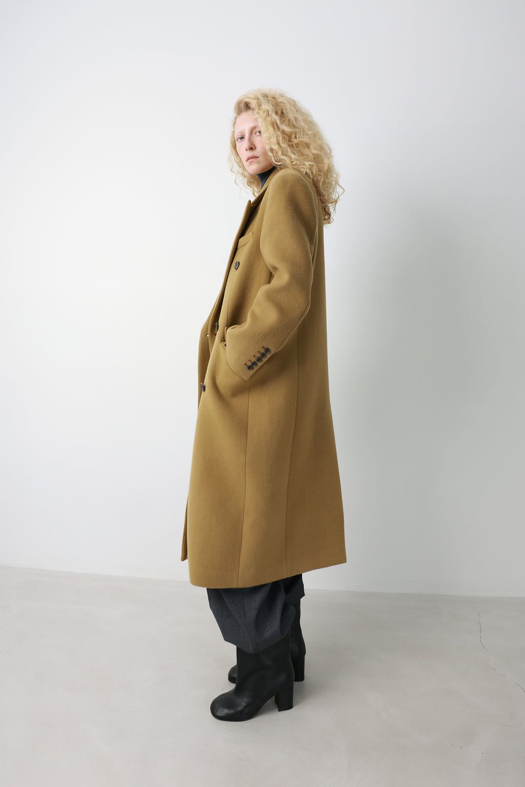 Double Tailored Long Coat Camel