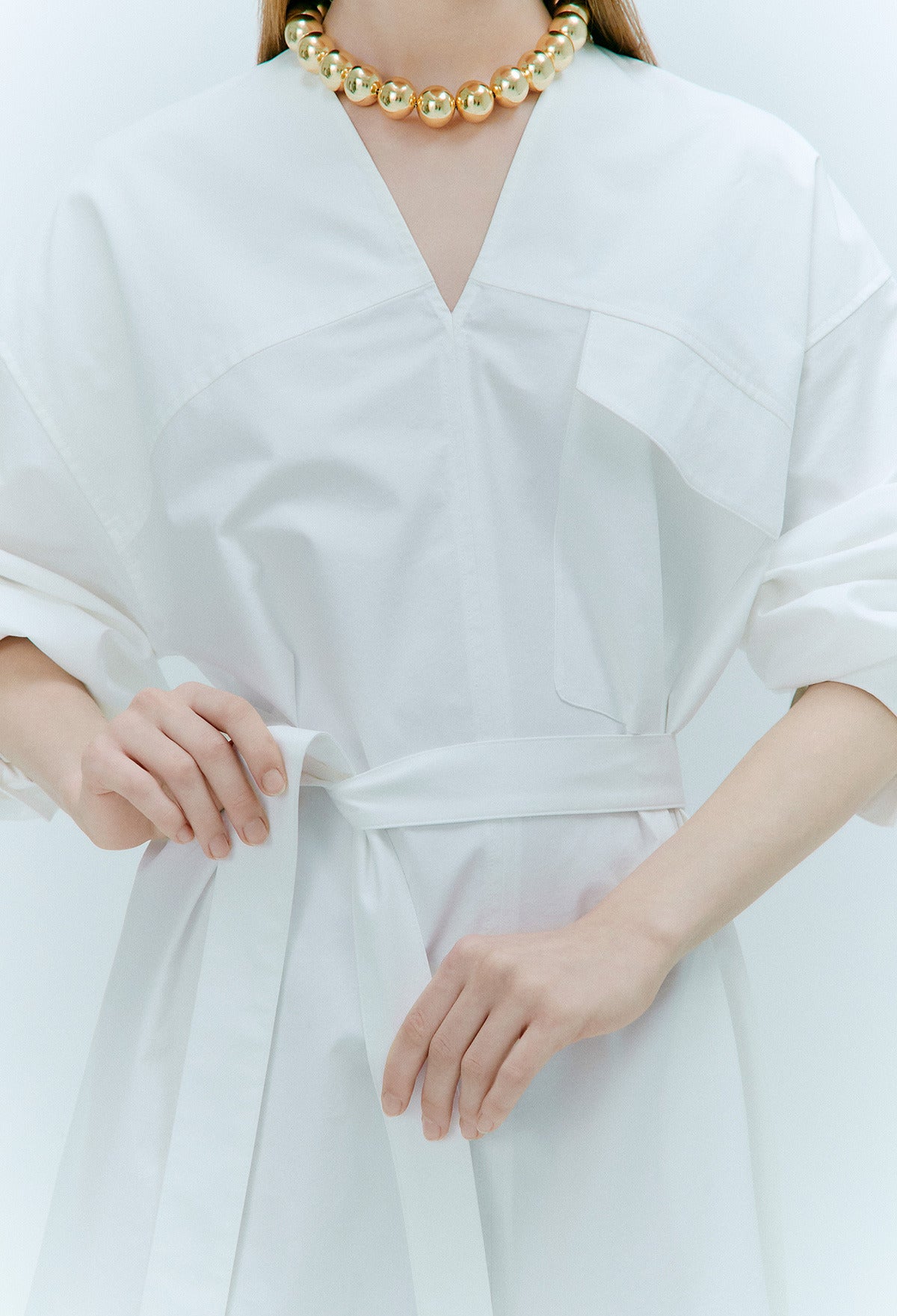 브이넥 벨티드 셔츠 원피스 - 화이트