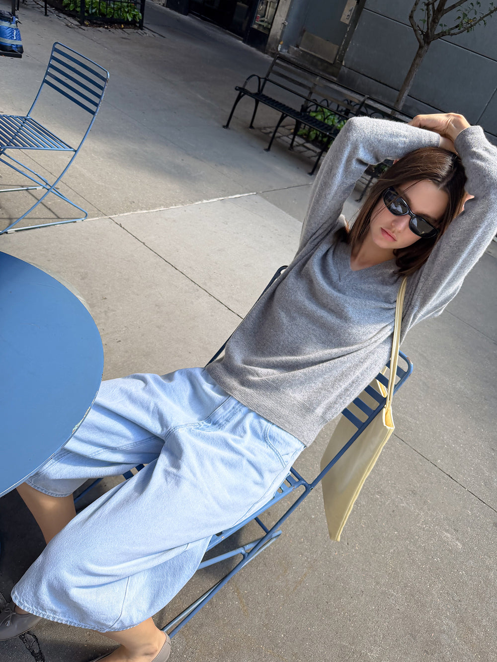 Cashmere 100 V-neck knit gray