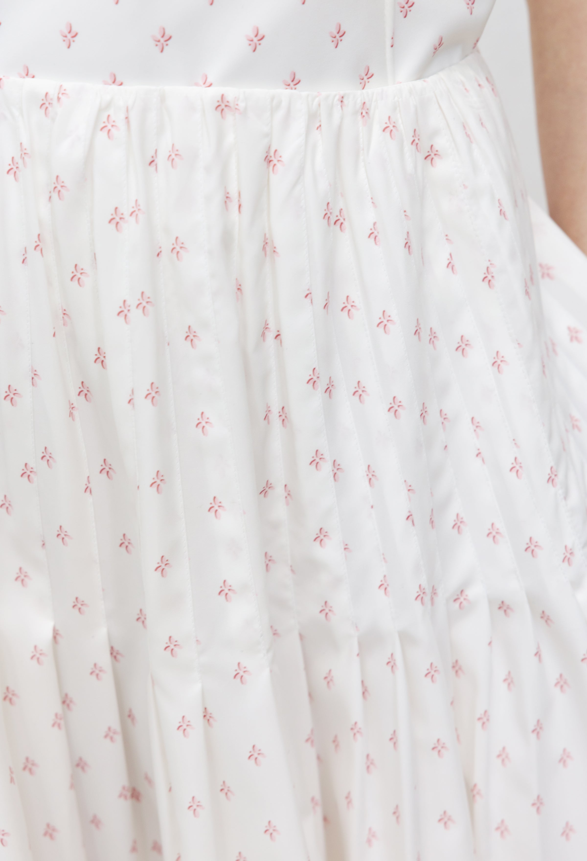 Pintuck full skirt white