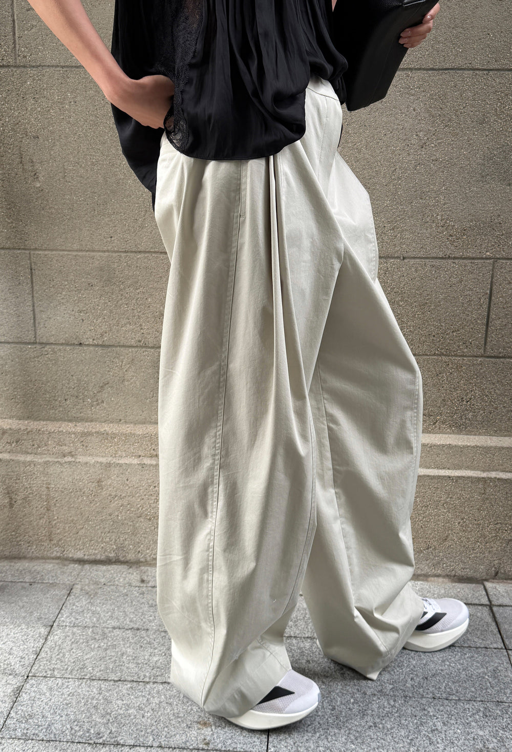 Cotton Pintuck Trousers Light Khaki