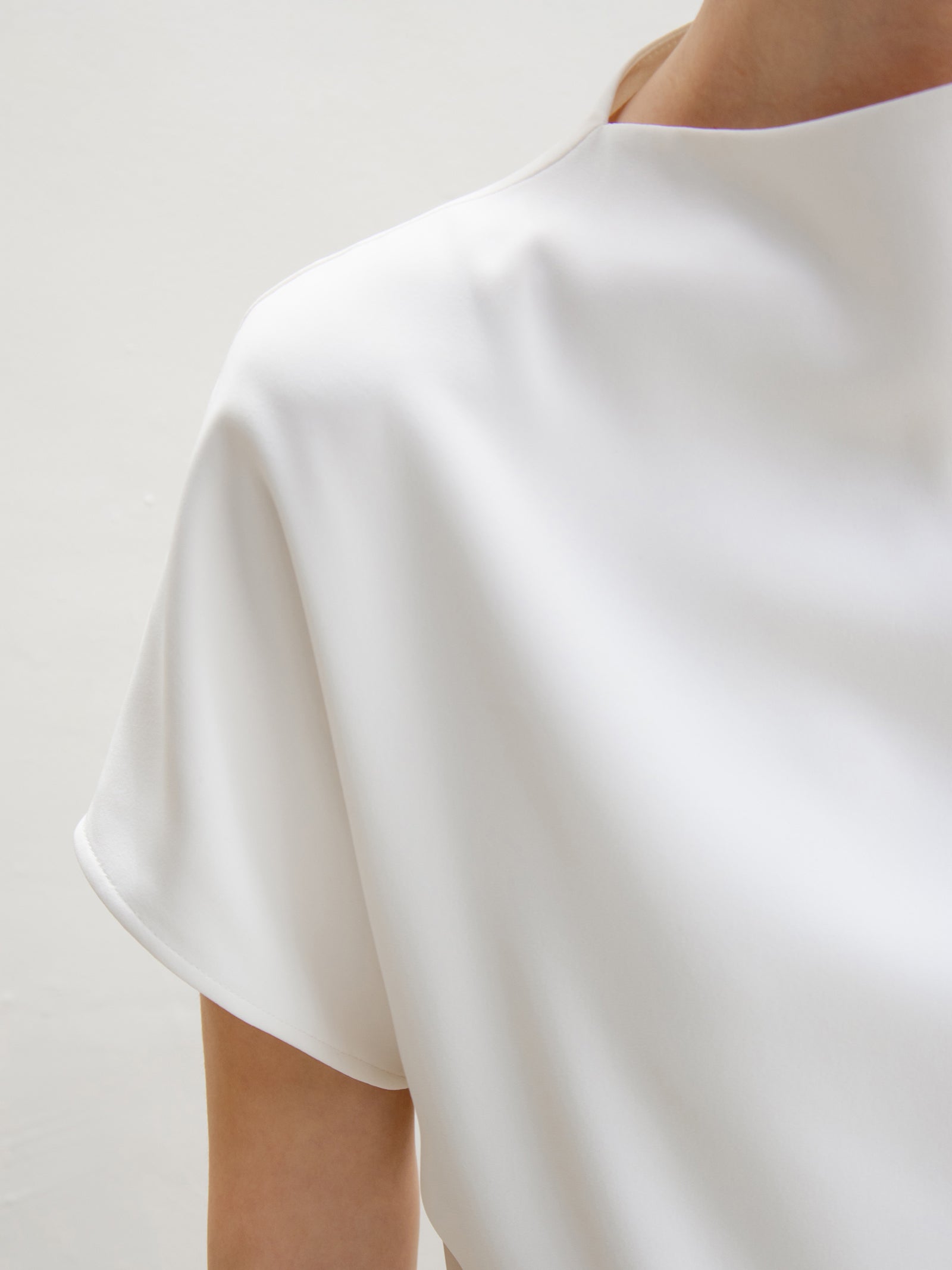 썸머 루 드레이프 탑 아이보리