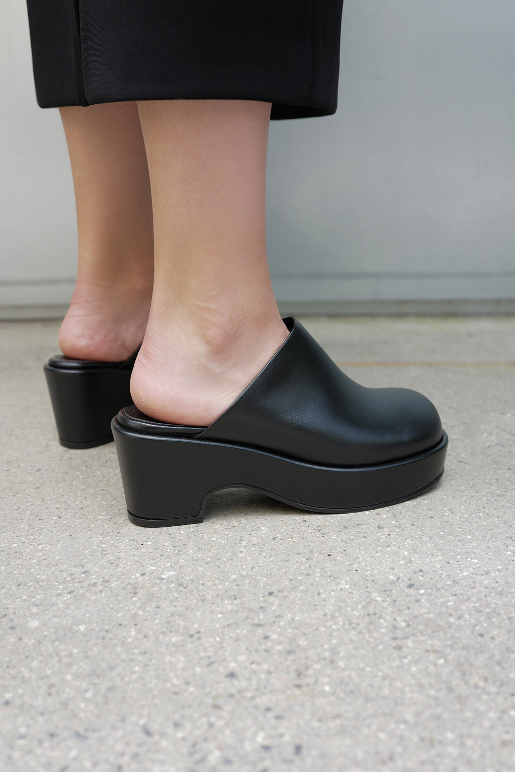 Leather Clog Black