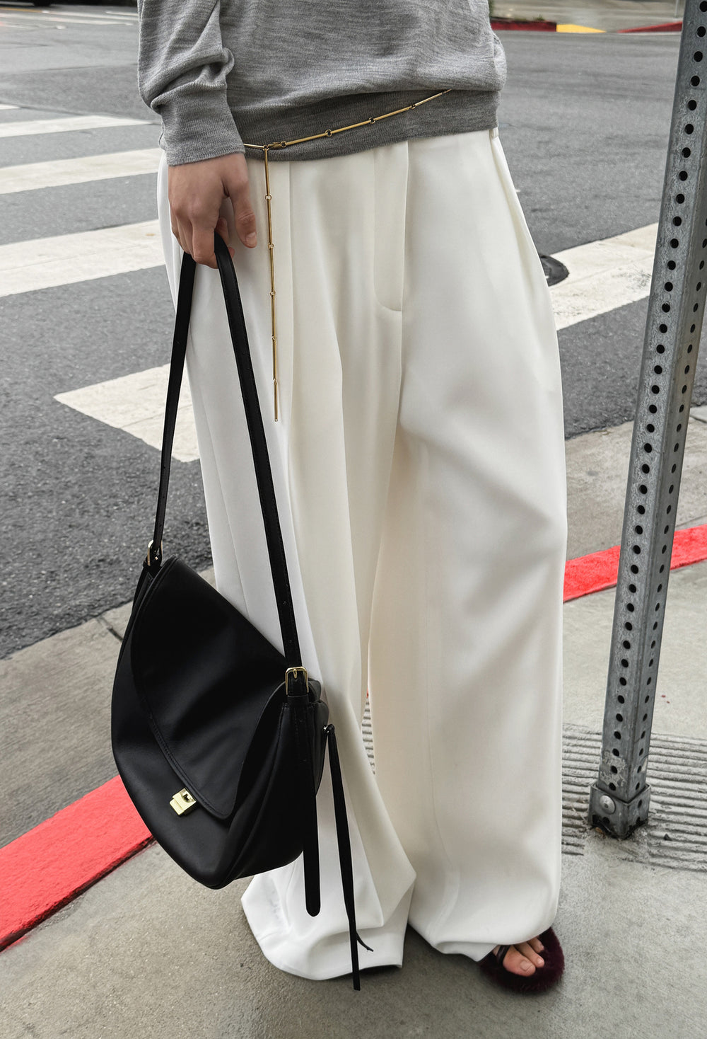 크레센트 백 라지 블랙