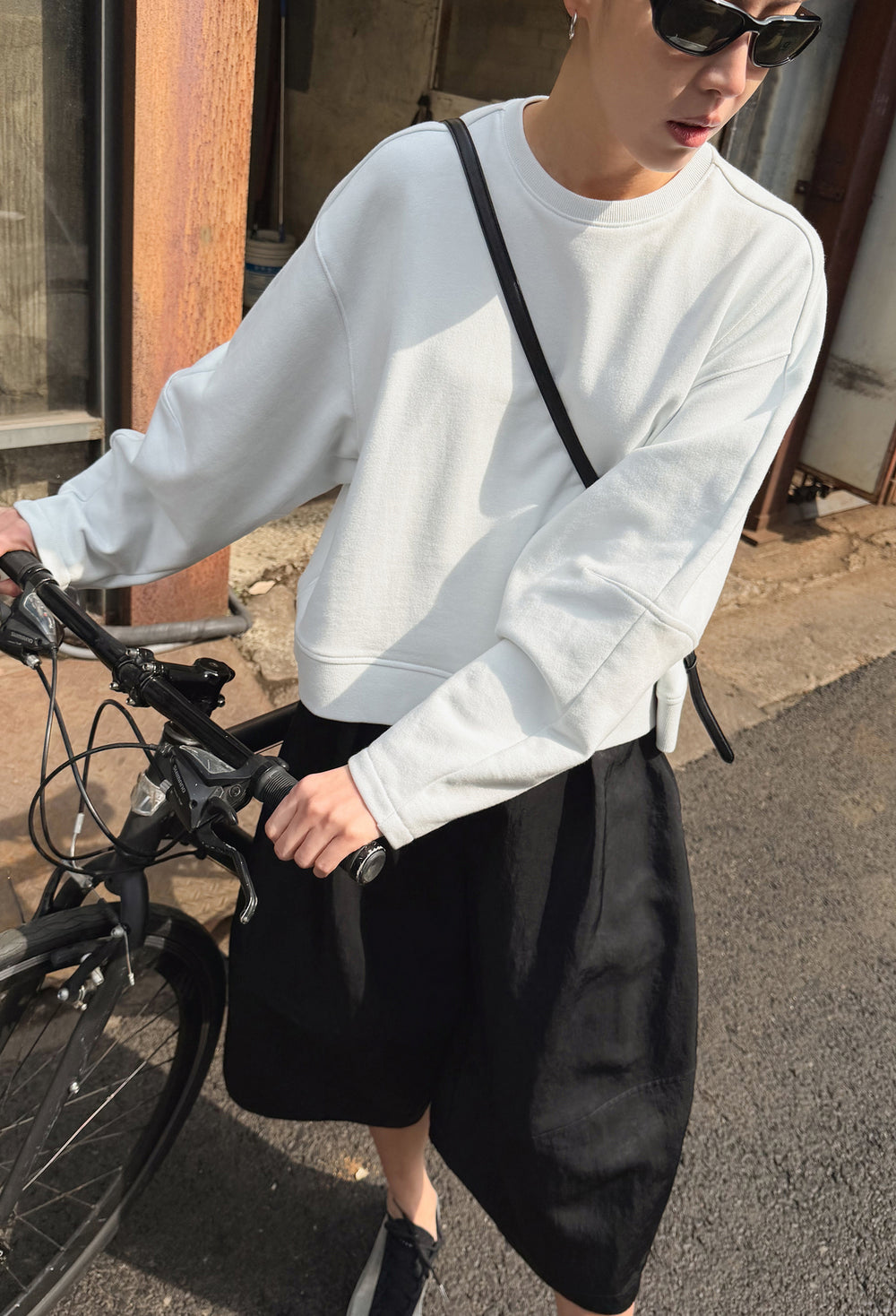 스트럭처 맨투맨 라이트블루