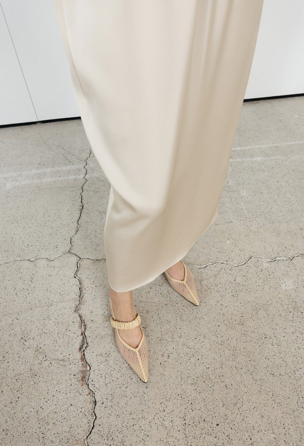 Bobby-Sox V-cut Shoes Beige