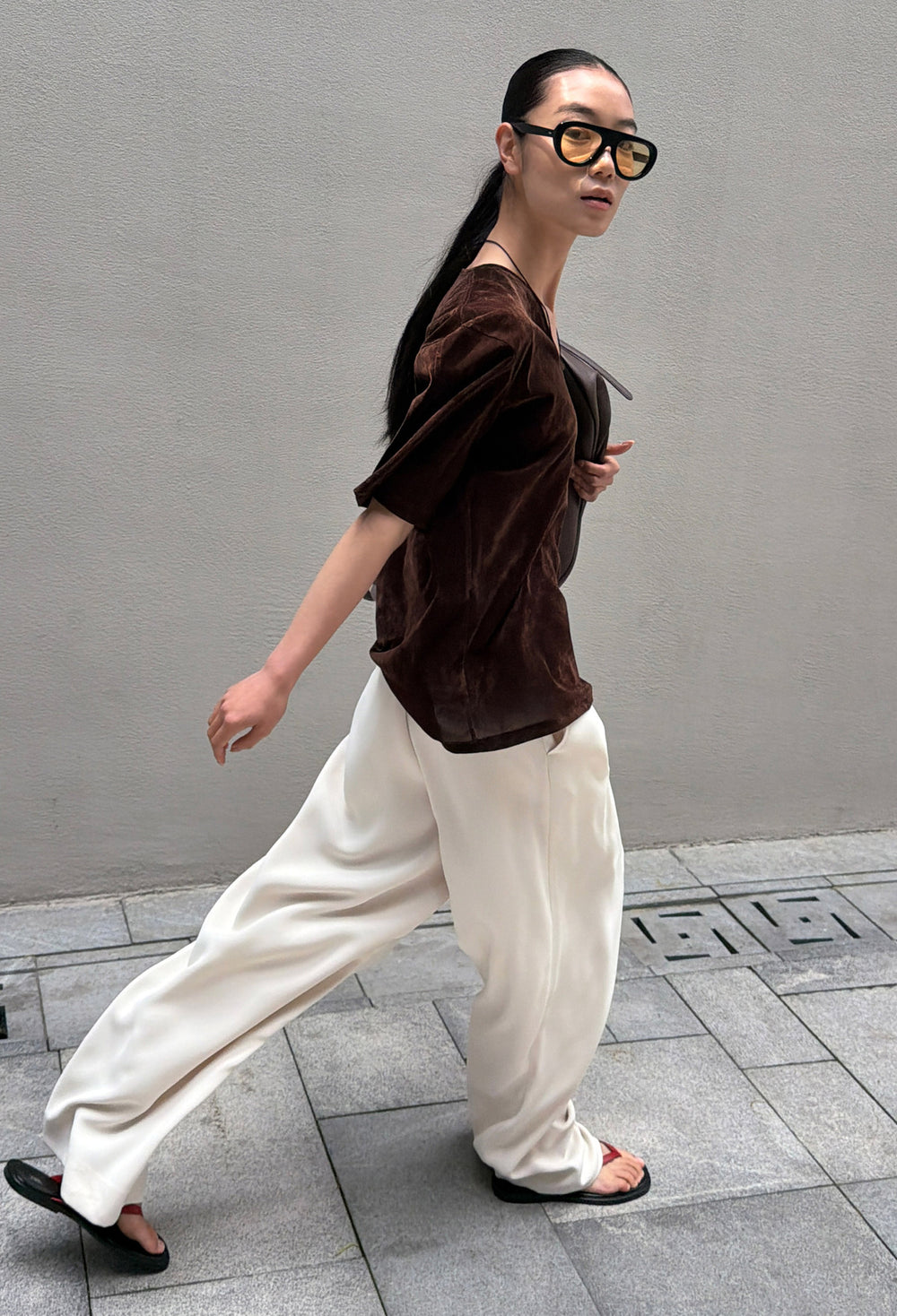 Velour U-neck T-shirt Brown