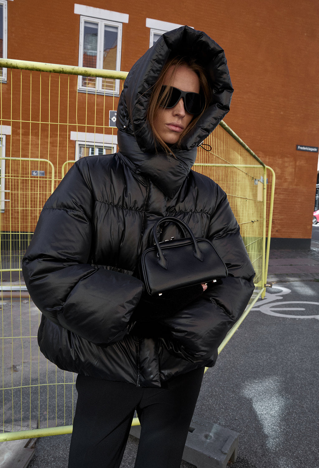 Signature P Goose Down Black