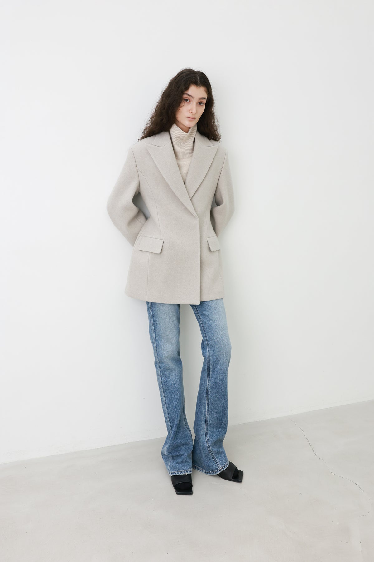 Hourglass Silhouette Coat Ecru