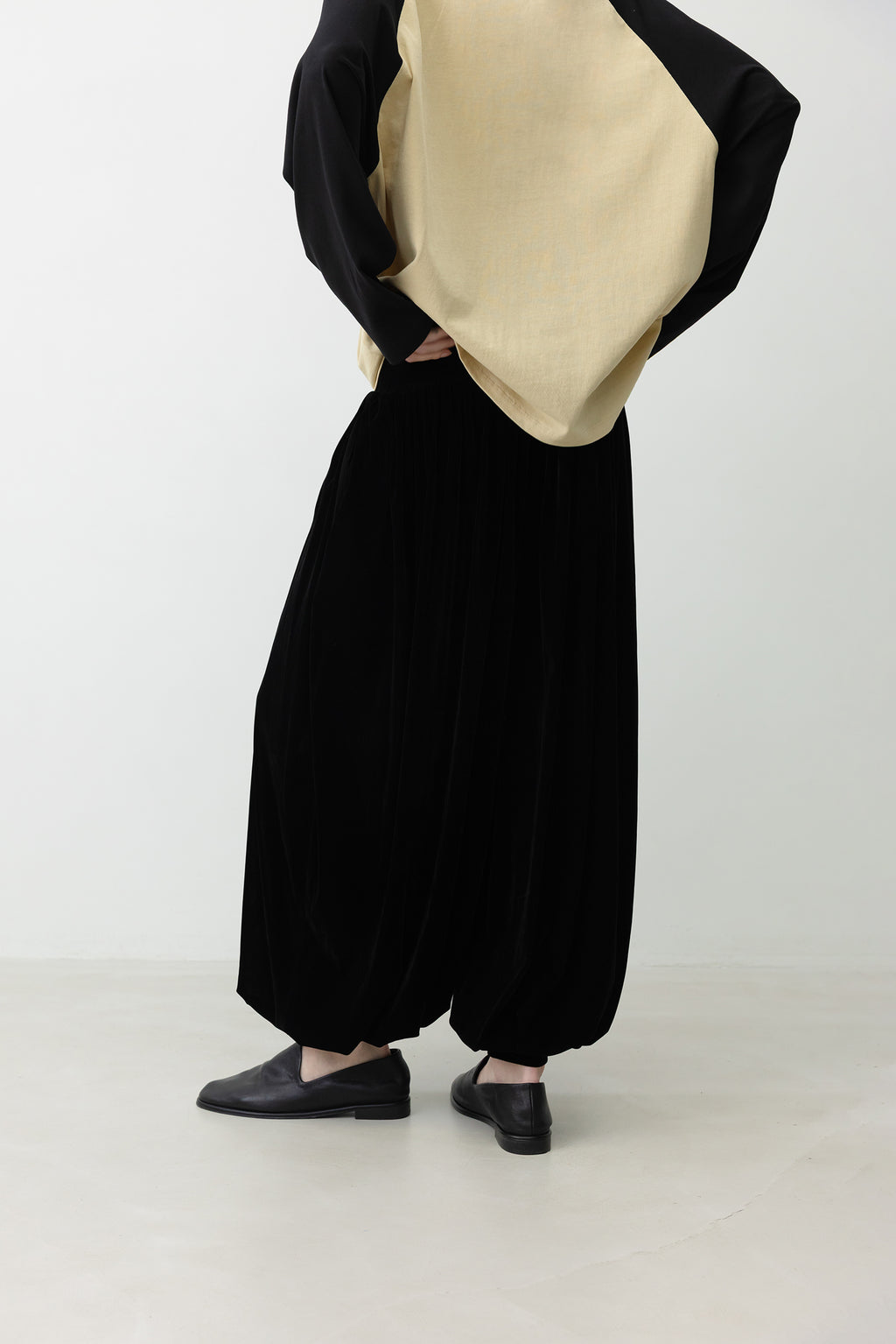 Velvet Parachute Pants Black