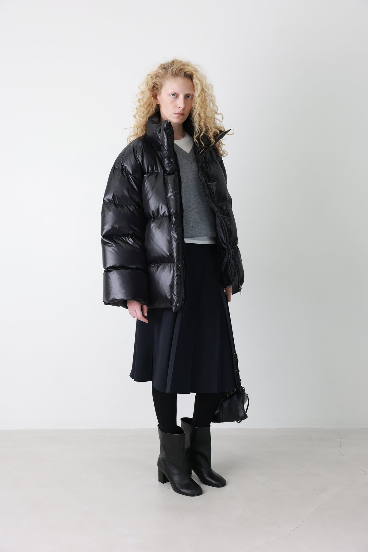 Fluffy Goose Down Black