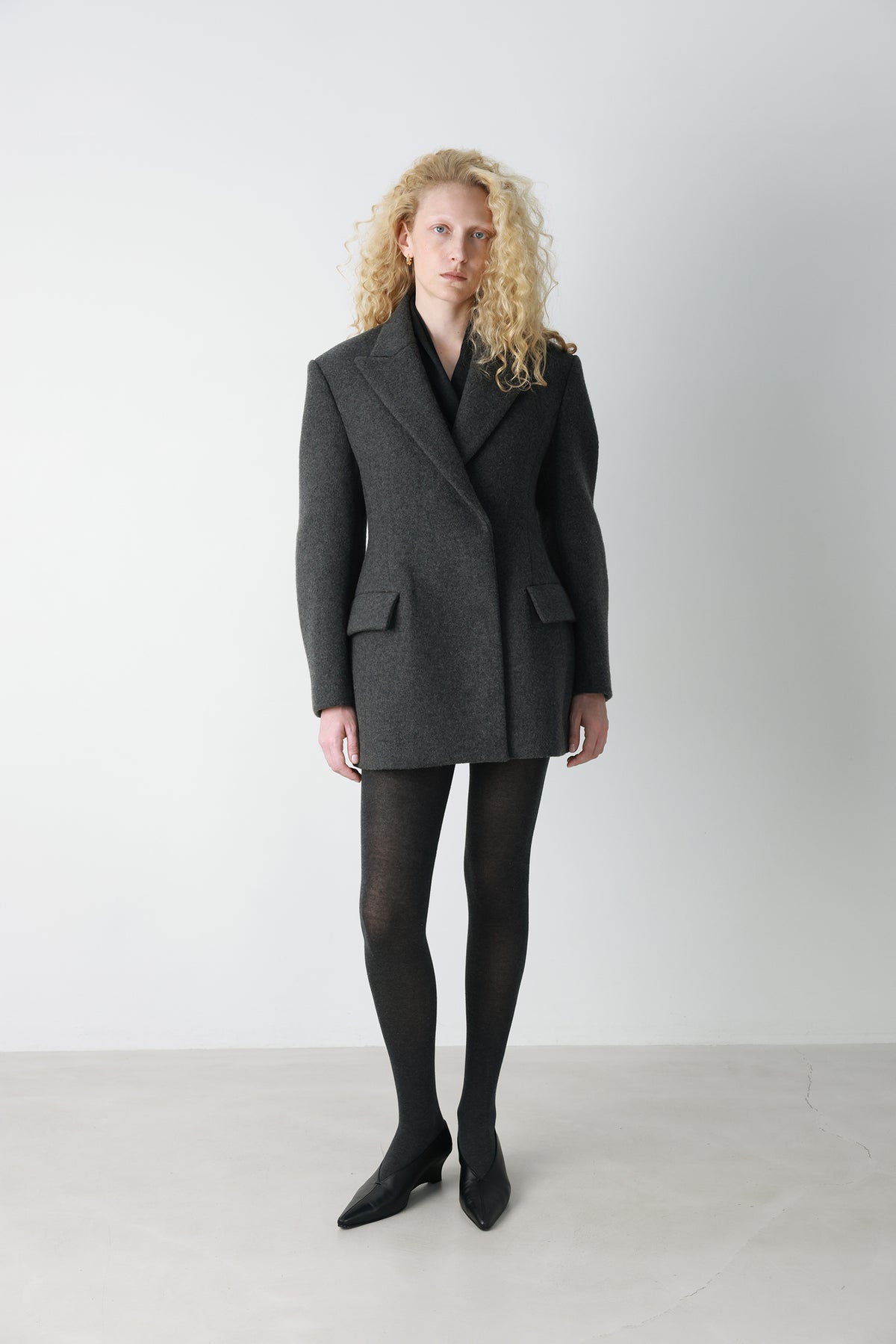 Hourglass silhouette coat charcoal