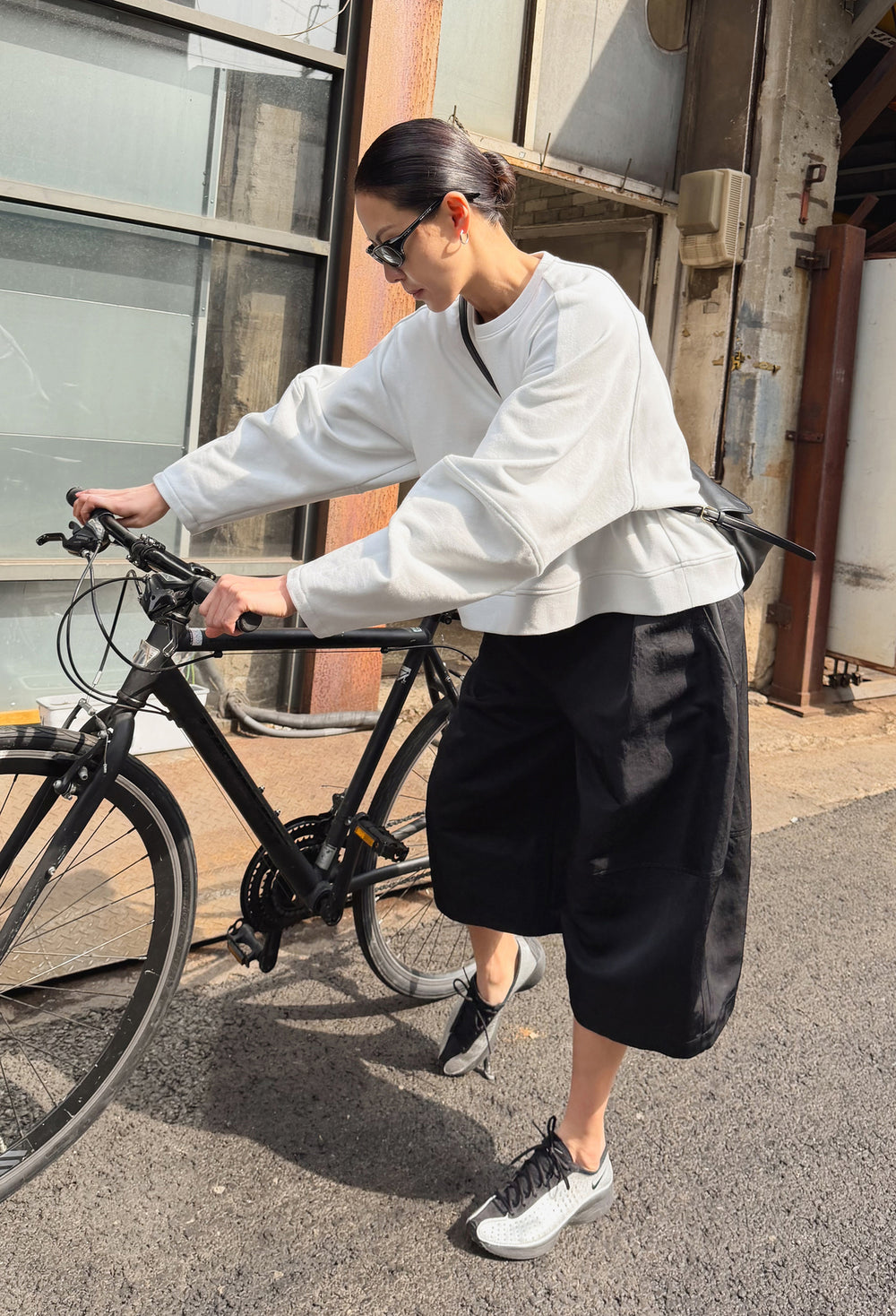 스트럭처 맨투맨 라이트블루