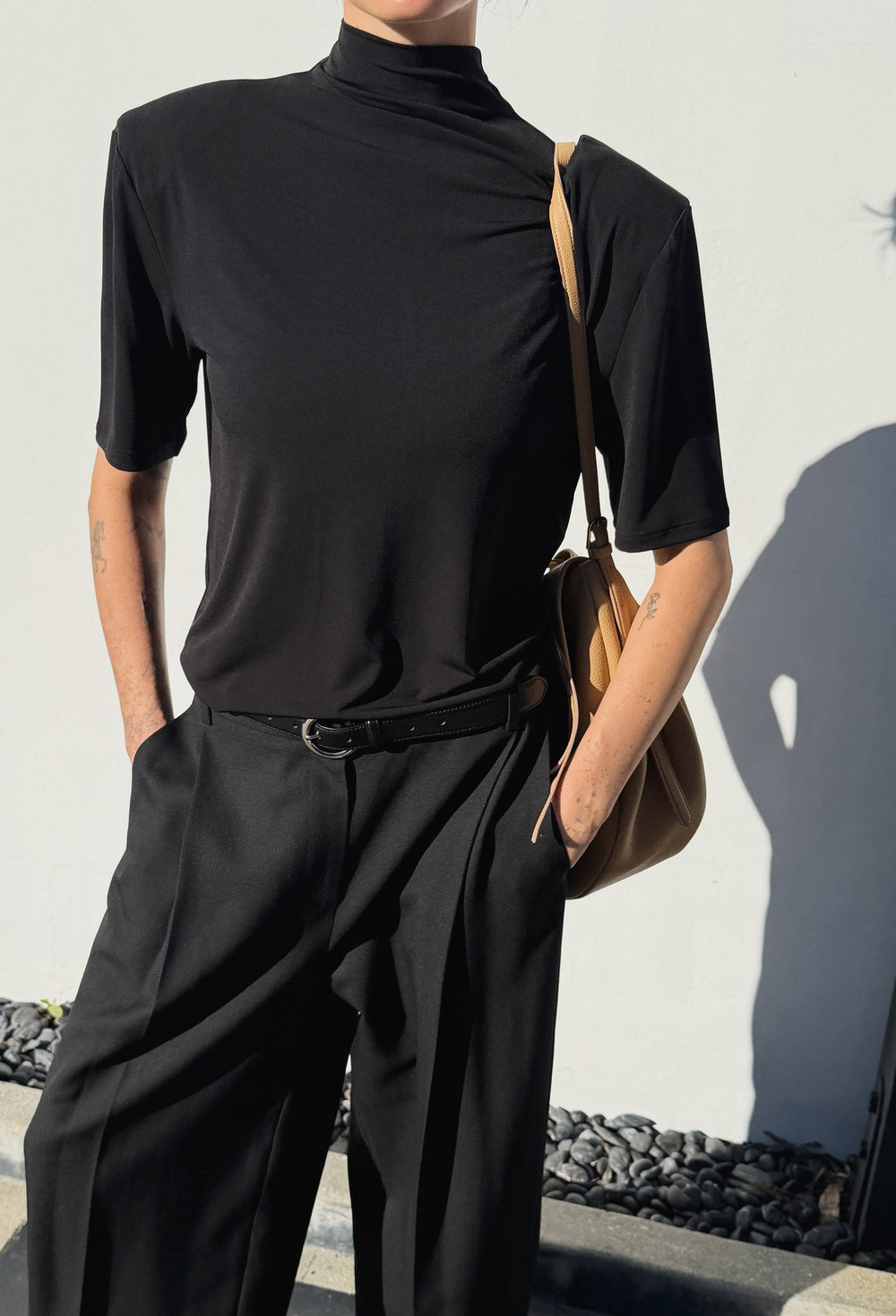 Wool 100 One-Tuck Trousers Black