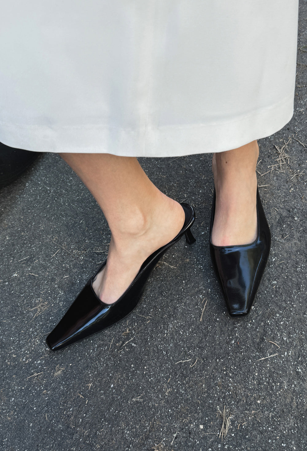 Sleeve Open Mule Black