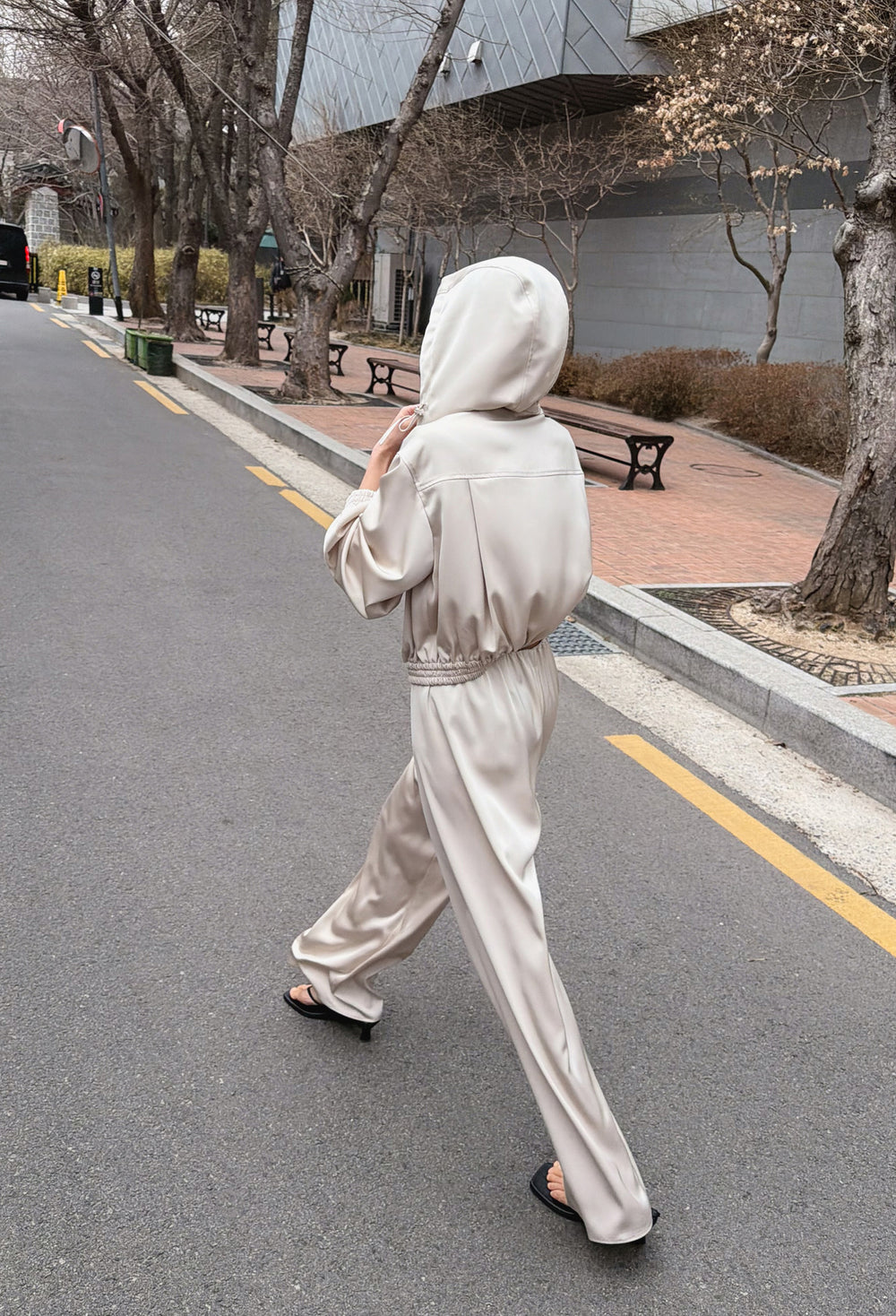 Satin shirred pants beige
