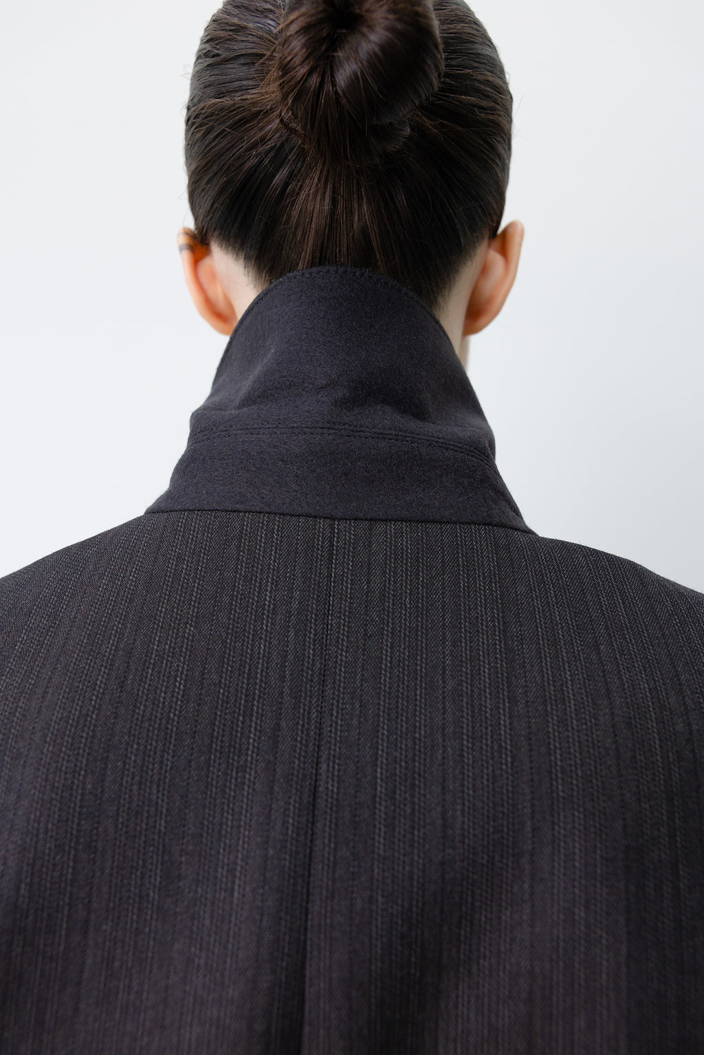 테일러드 미니멀 코트 브라운