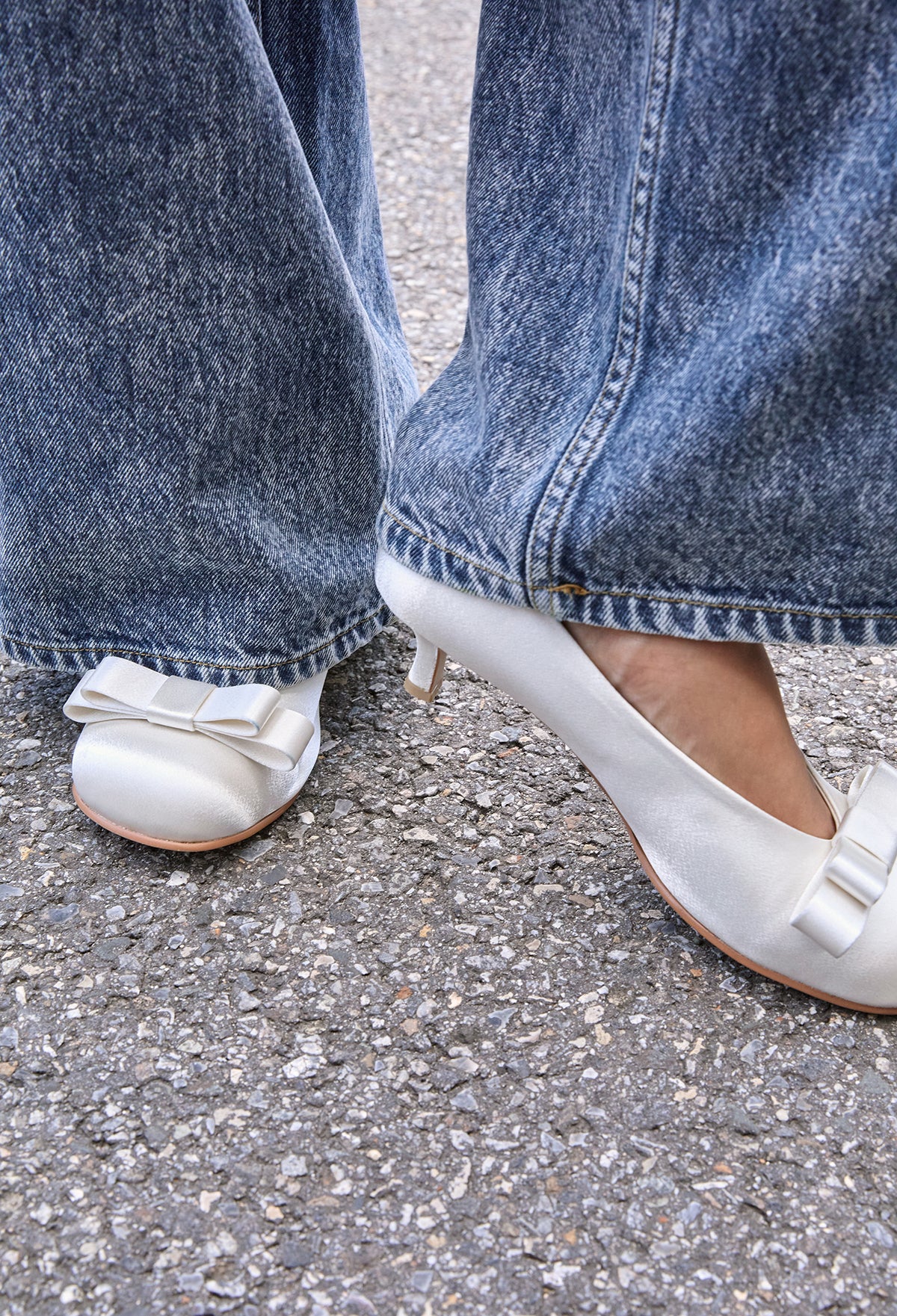 Satin Ribbon Round Pumps Ivory