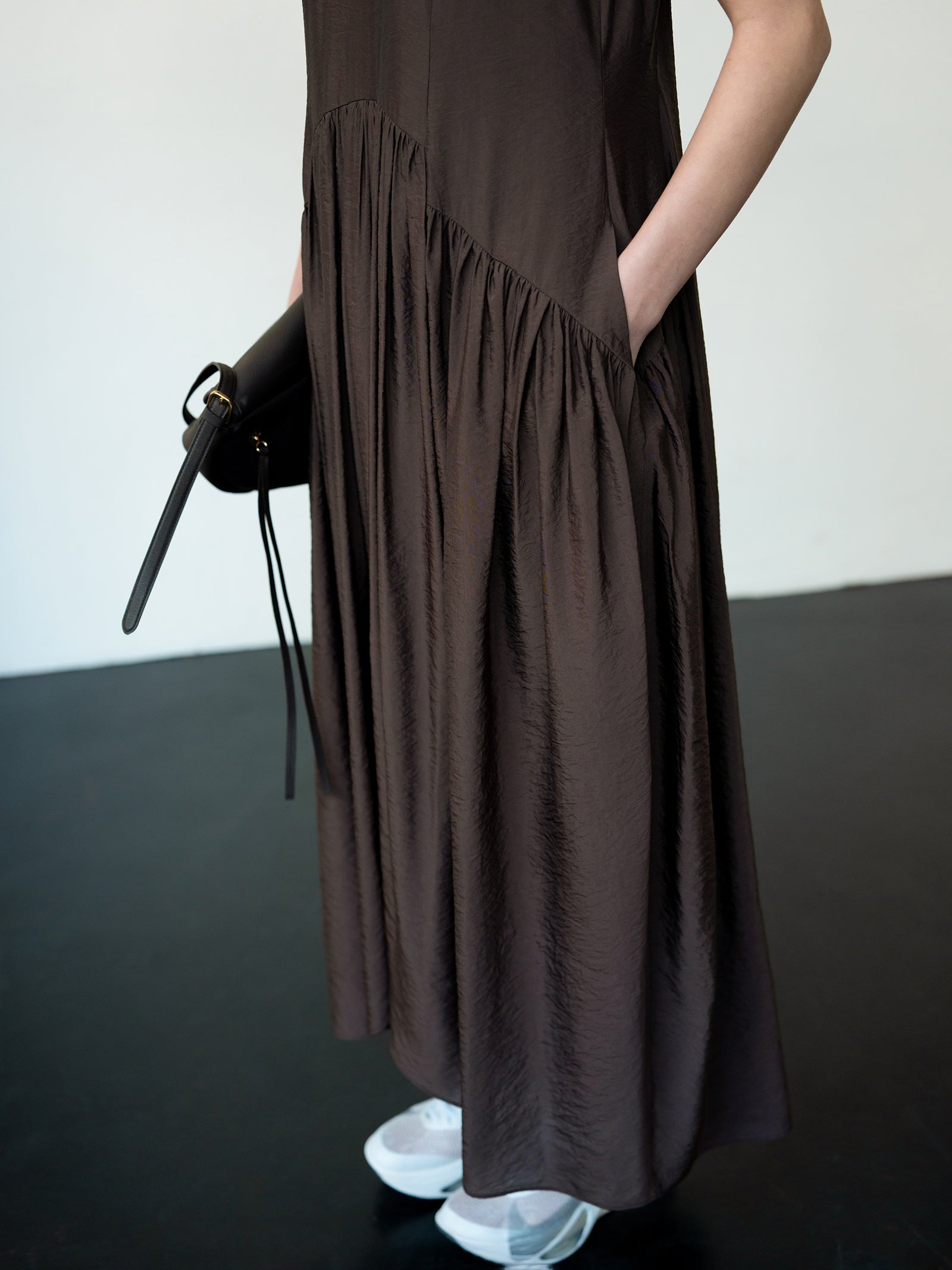 Flowy Shirring One-Piece Dress Brown
