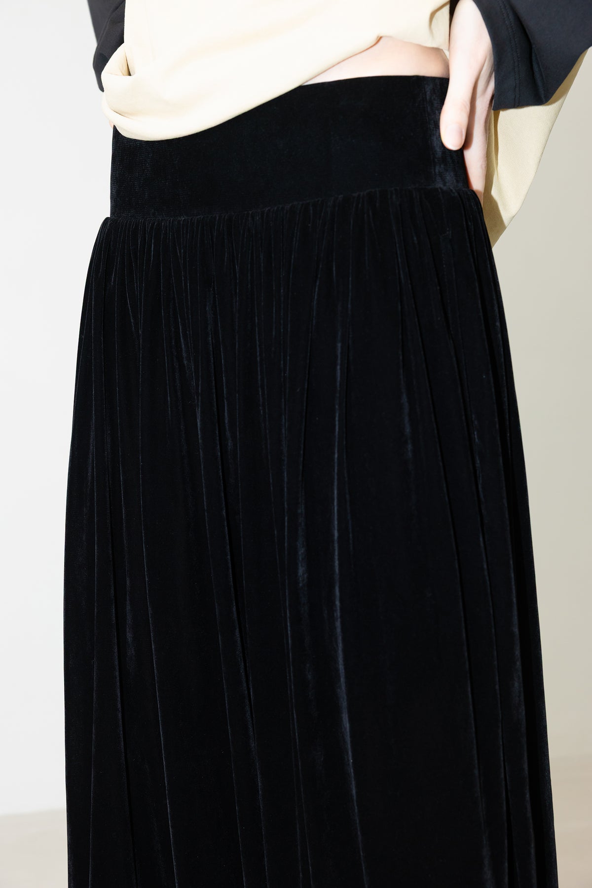 Velvet Parachute Pants Black
