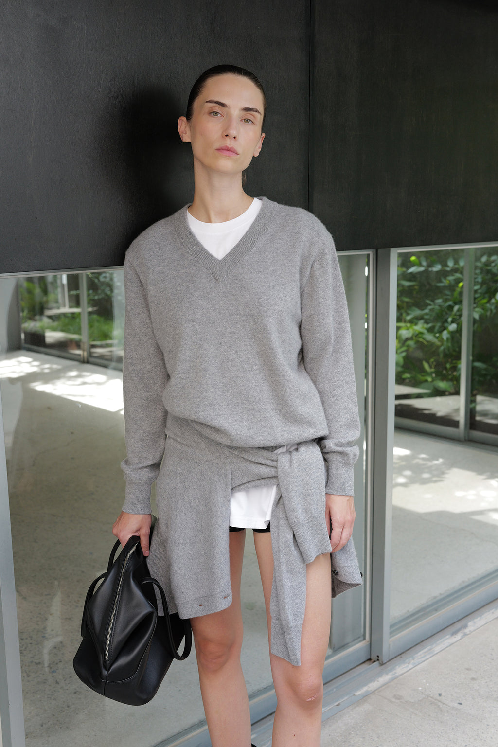 Cashmere 100 V-neck knit gray
