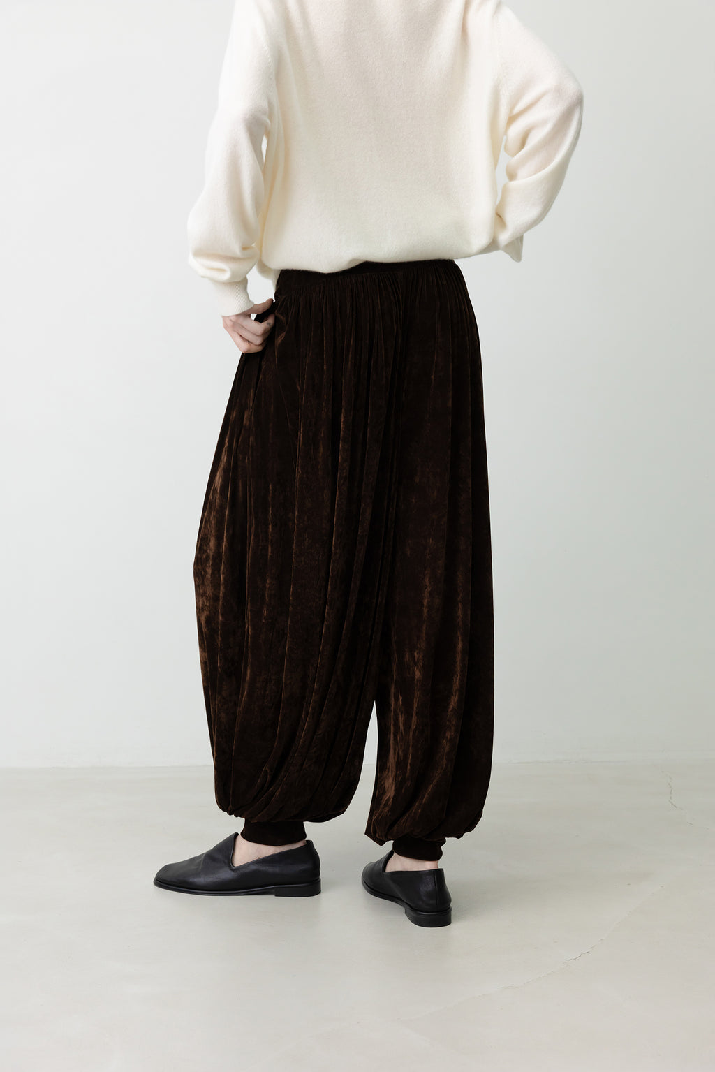 Velvet Parachute Pants Brown