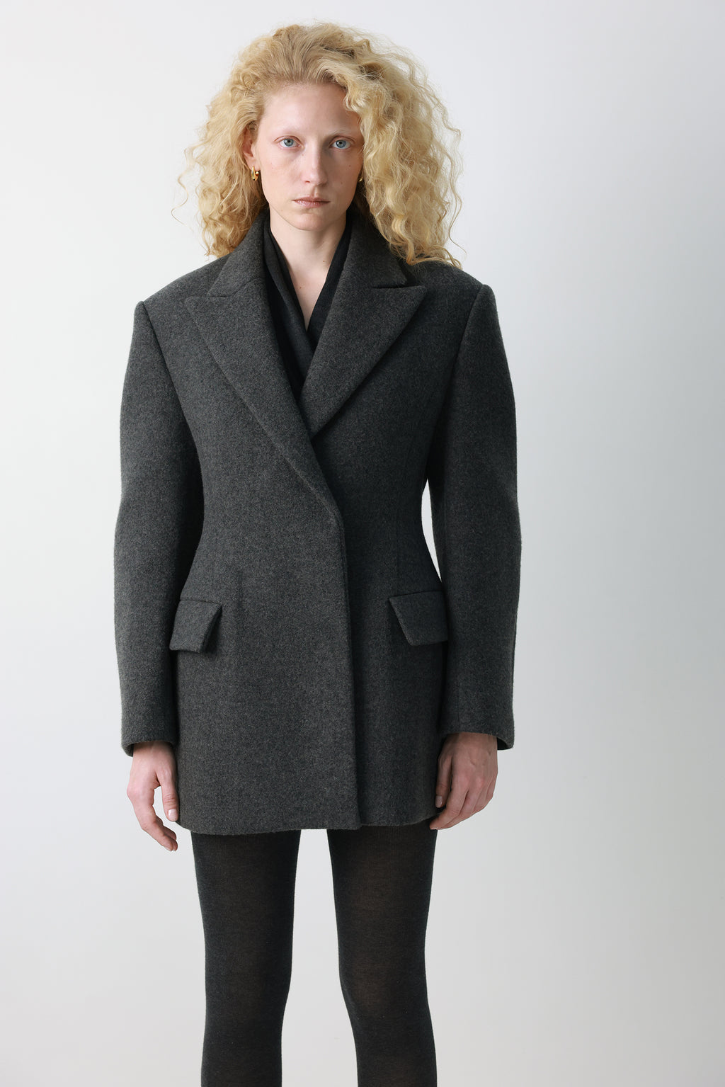Hourglass silhouette coat charcoal