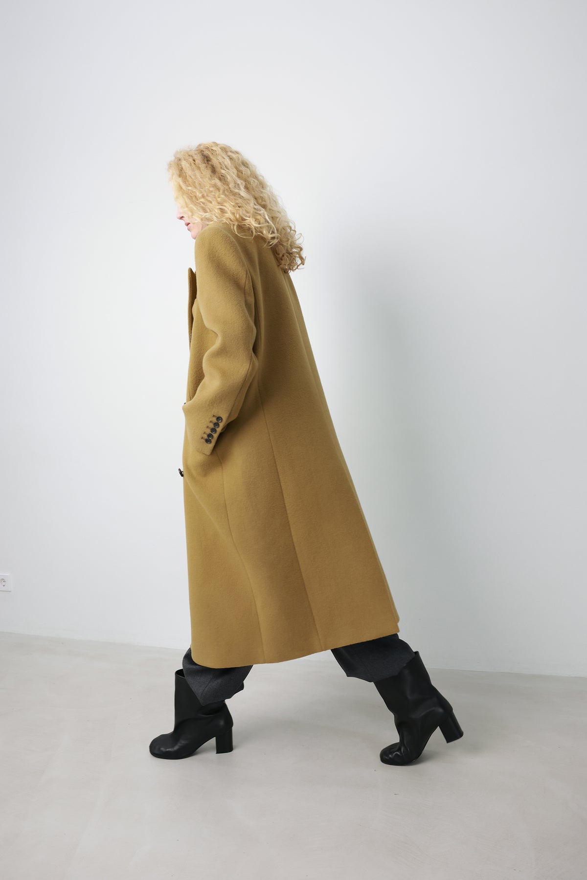 Double Tailored Long Coat Camel