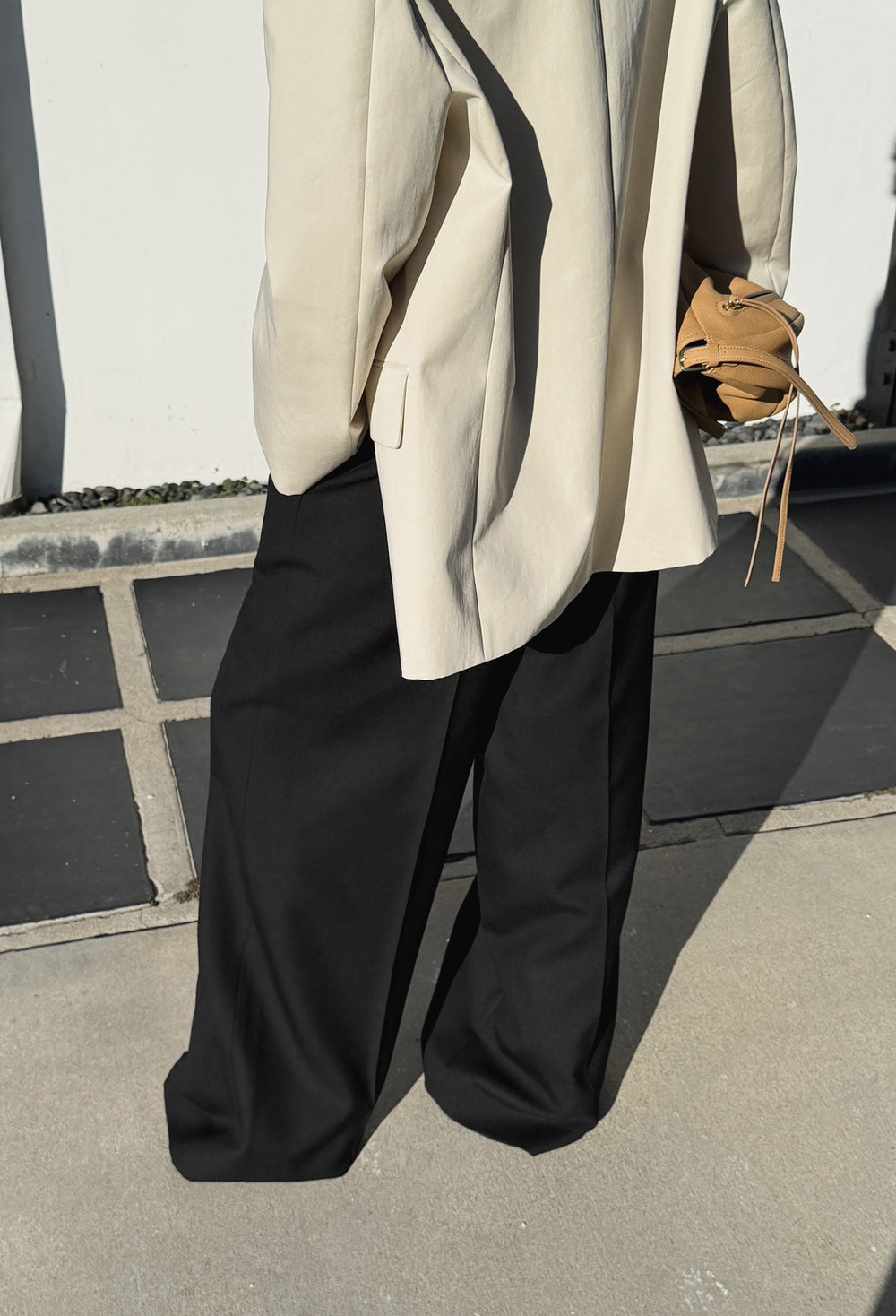Wool 100 One-Tuck Trousers Black