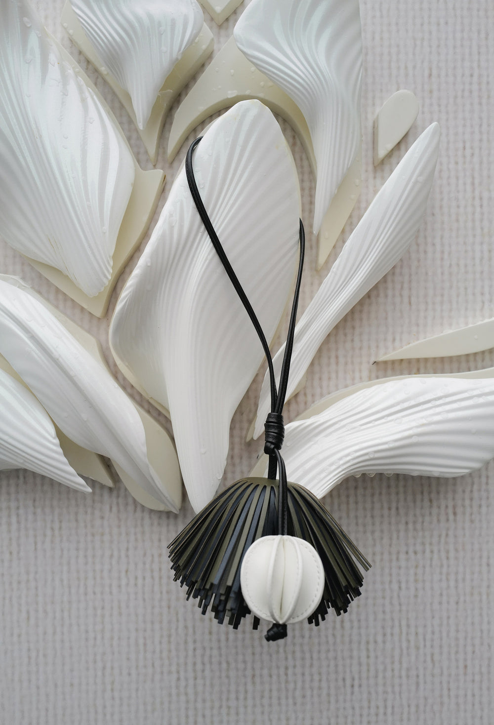 Dandelion Charm khaki