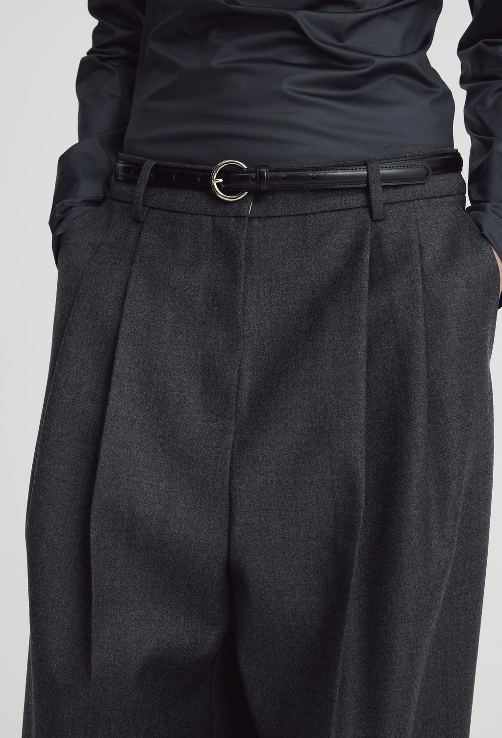 Circle Buckle Belt Black Silver