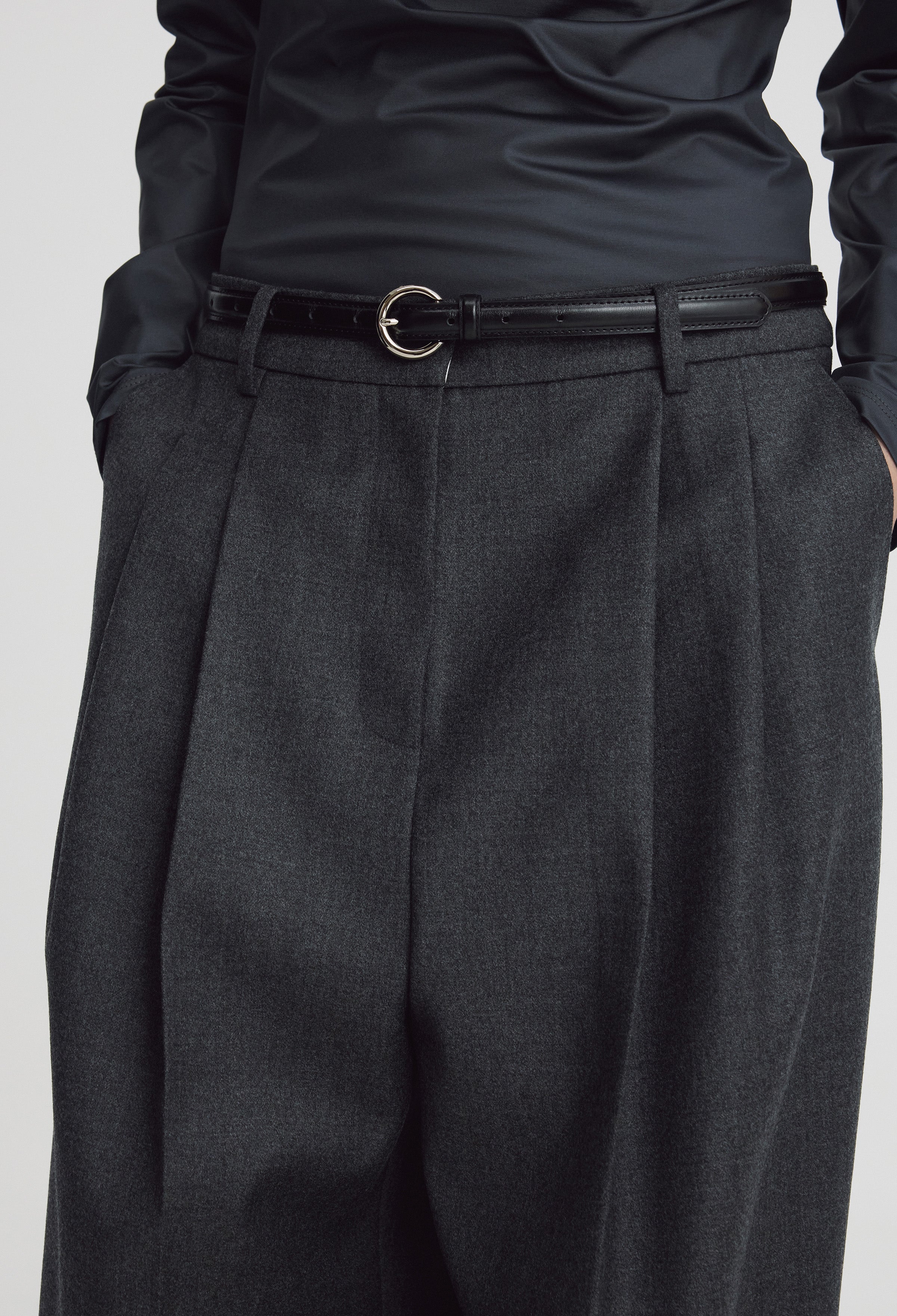 Circle Buckle Belt Black Silver