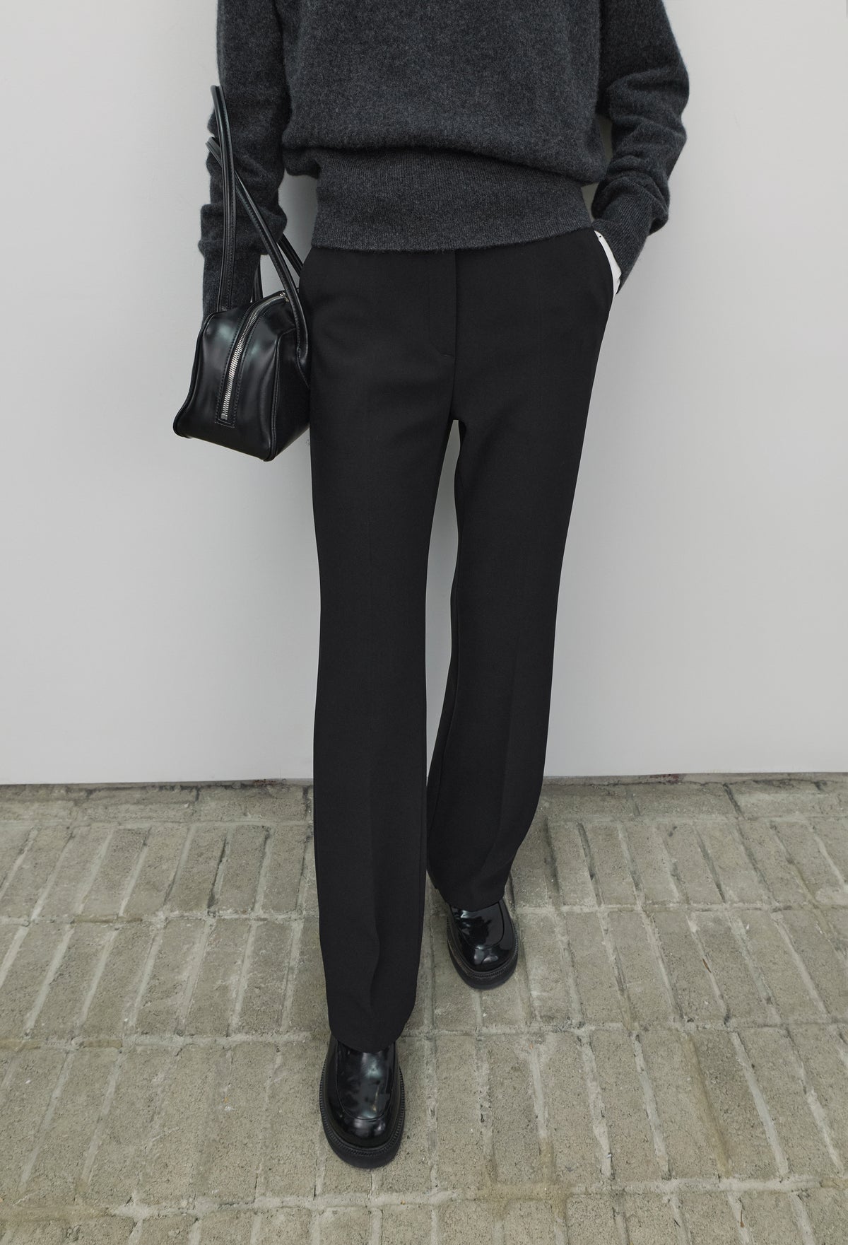 [리퍼브] 25FW 고밀도 슬림핏 팬츠 블랙