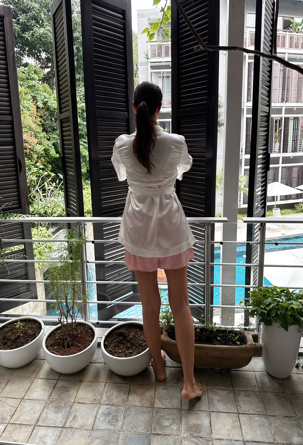 실크 라운지 로브 아이보리