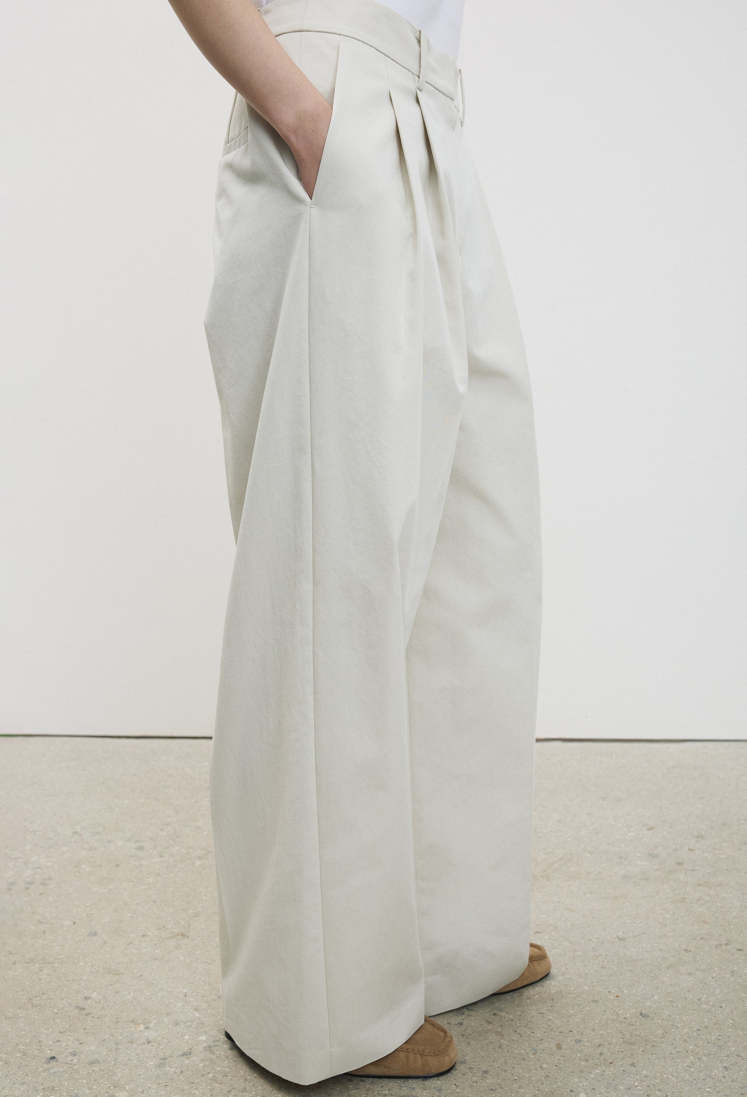 Cotton Wide Trousers Beige