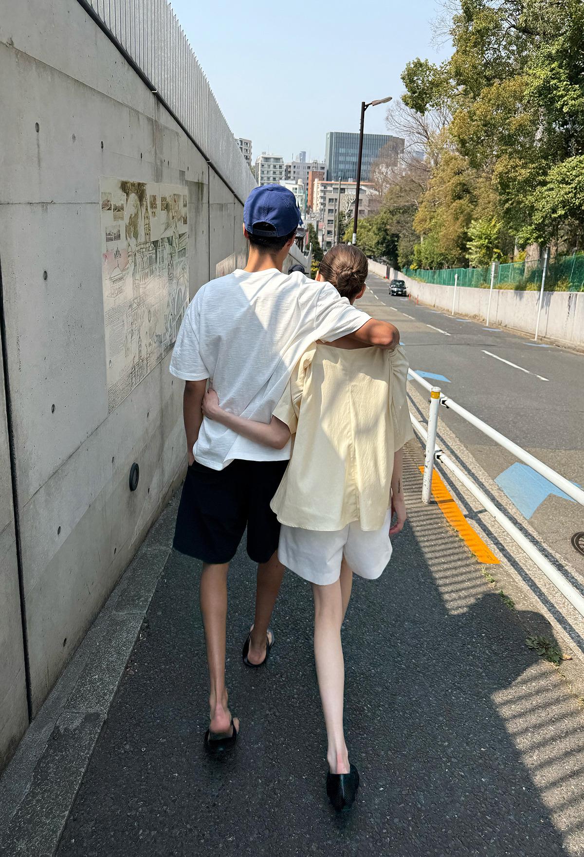 볼륨 셔링 블라우스 버터