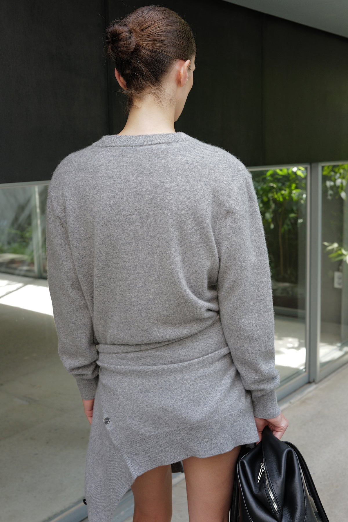 Cashmere 100 V-neck knit gray