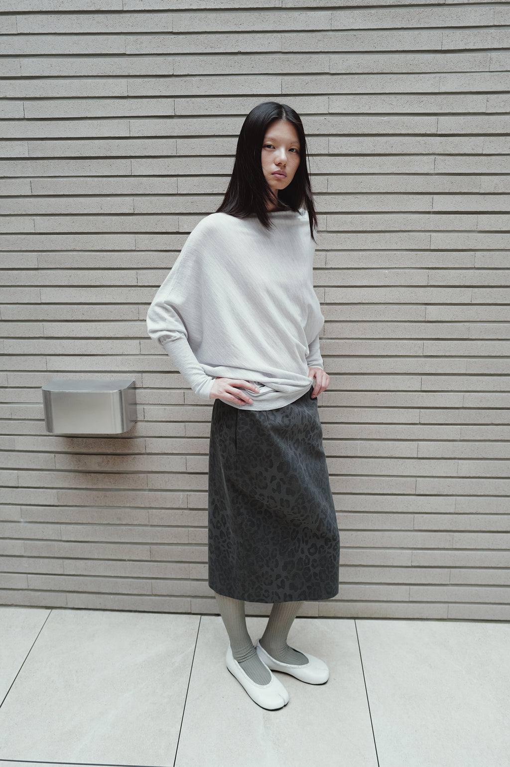 Leopard midi skirt gray
