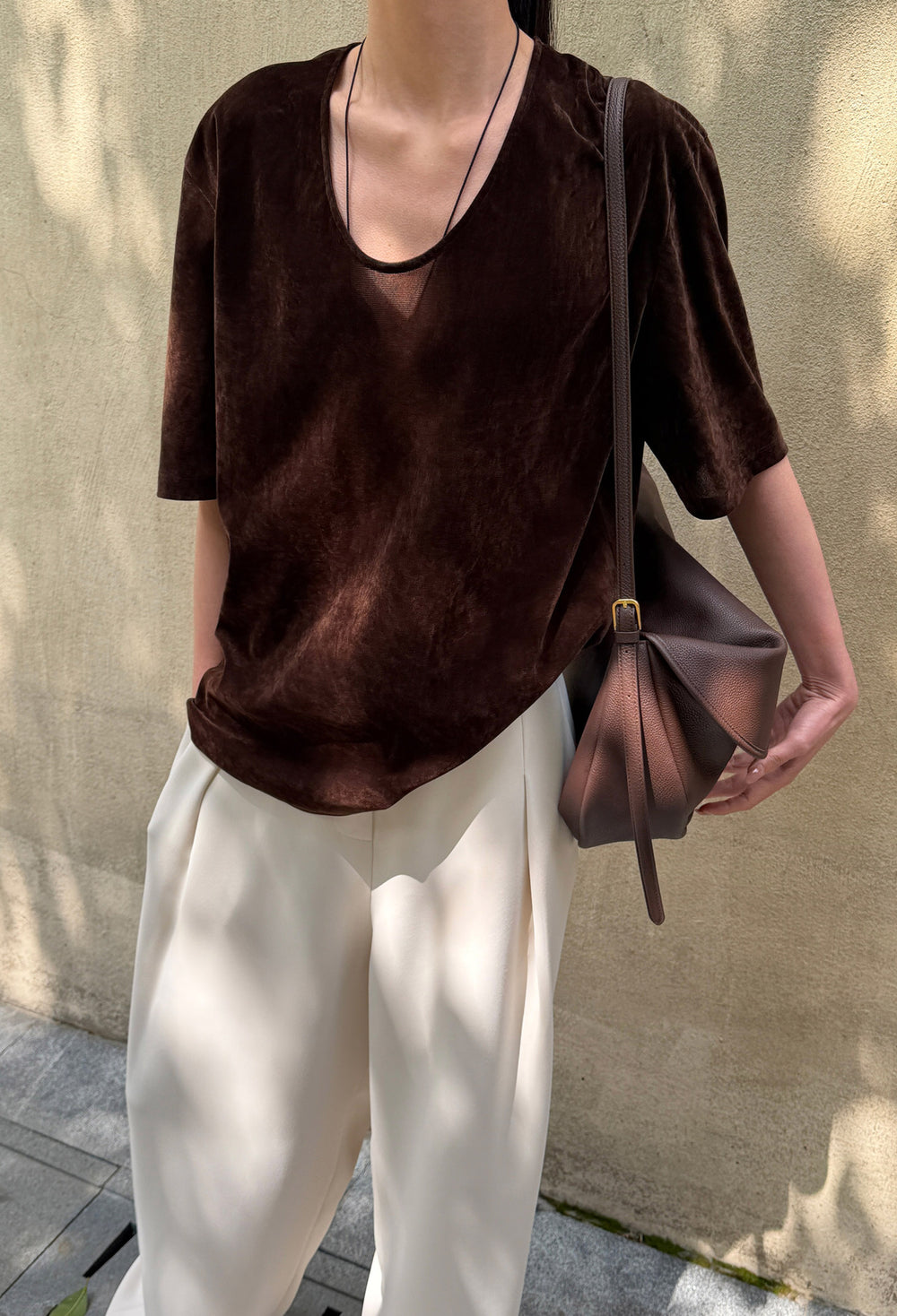 Velour U-neck T-shirt Brown