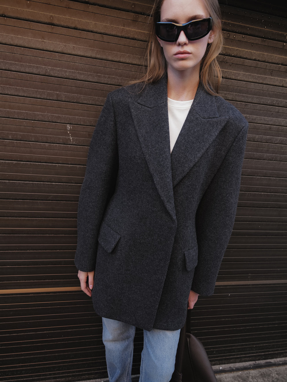 Hourglass silhouette coat charcoal