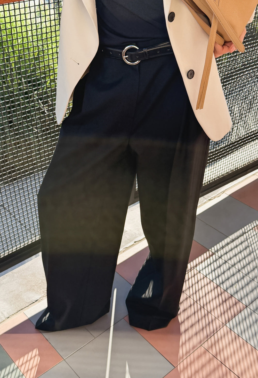 Wool 100 One-Tuck Trousers Black