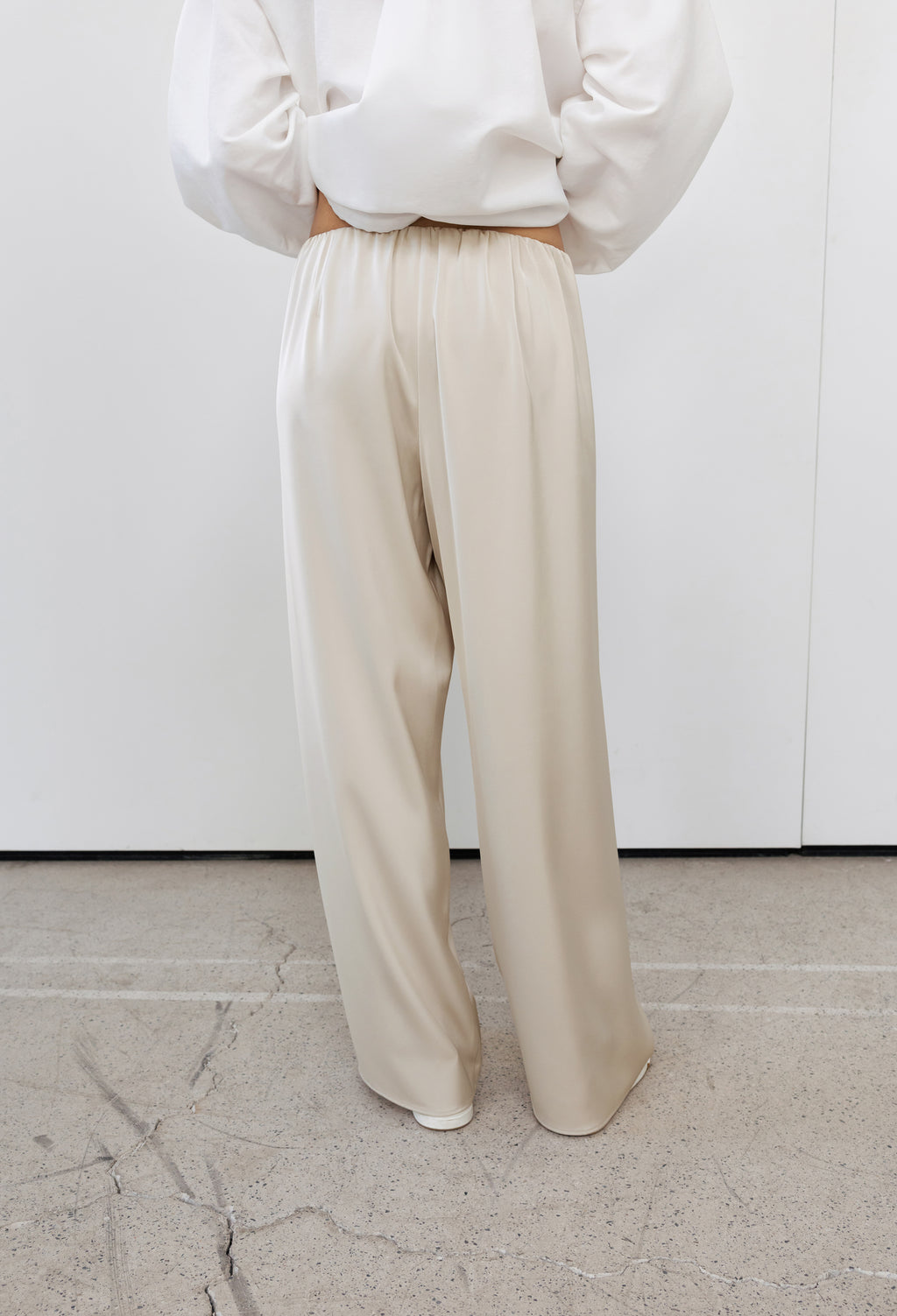 Satin shirred pants beige