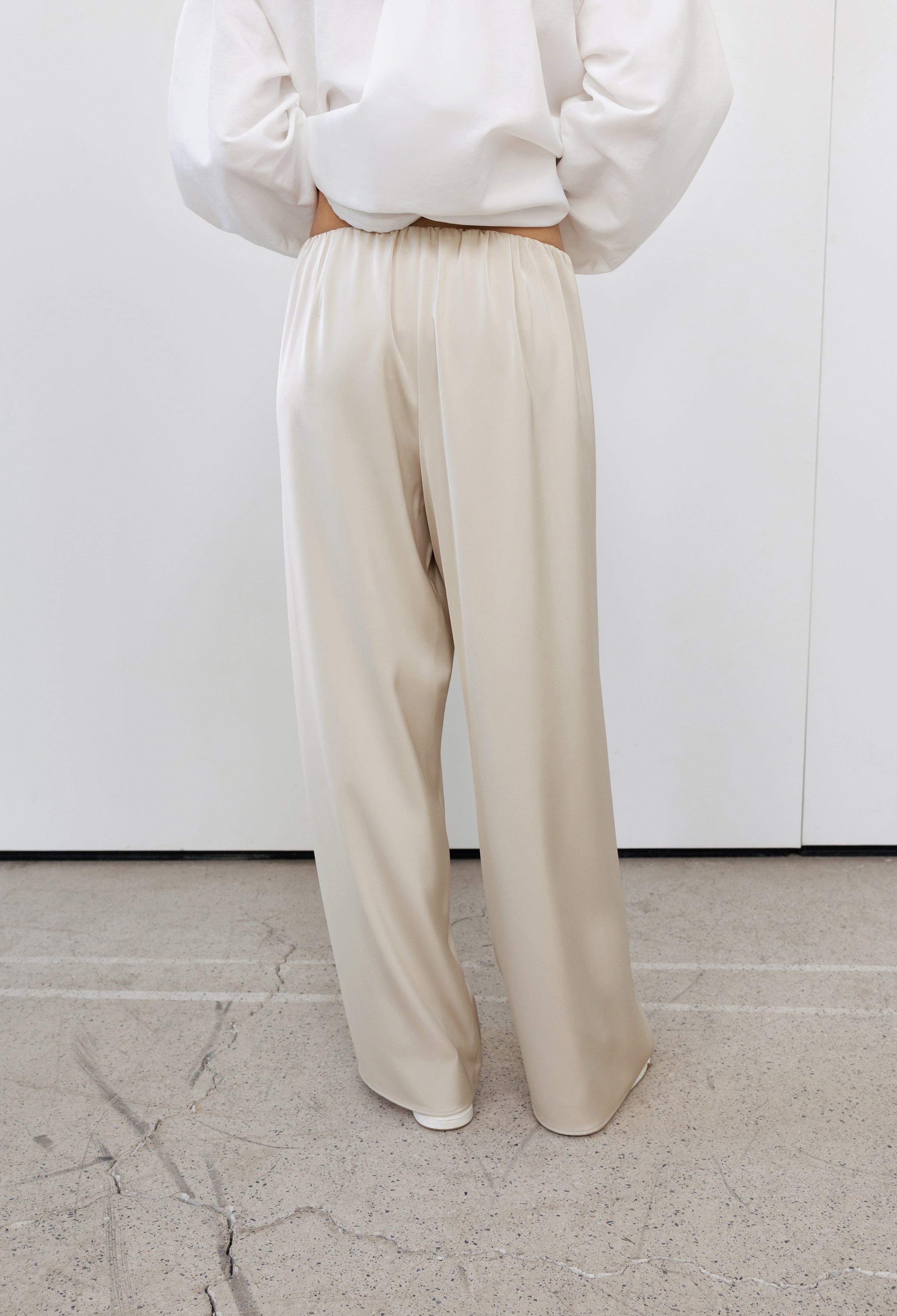 Satin shirred pants beige