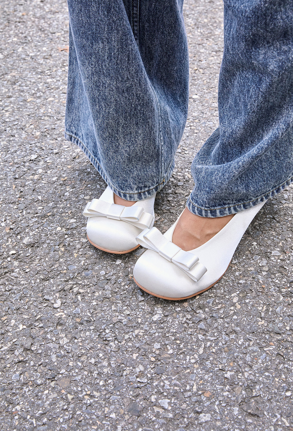 Satin Ribbon Round Pumps Ivory